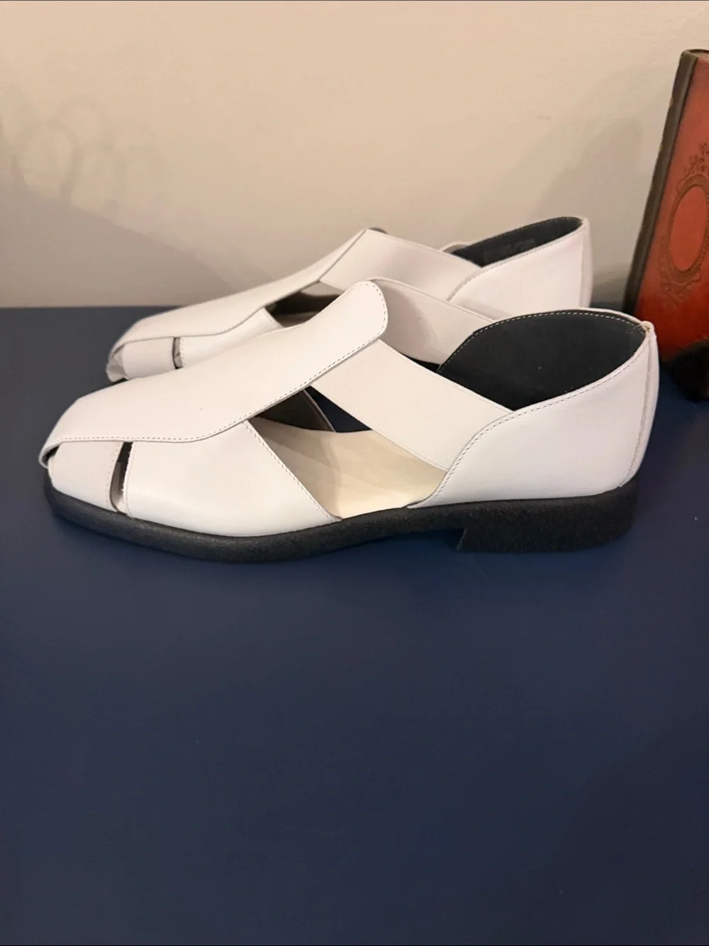 Aerosoles Women's White Leather Slip On Sandals Size 8